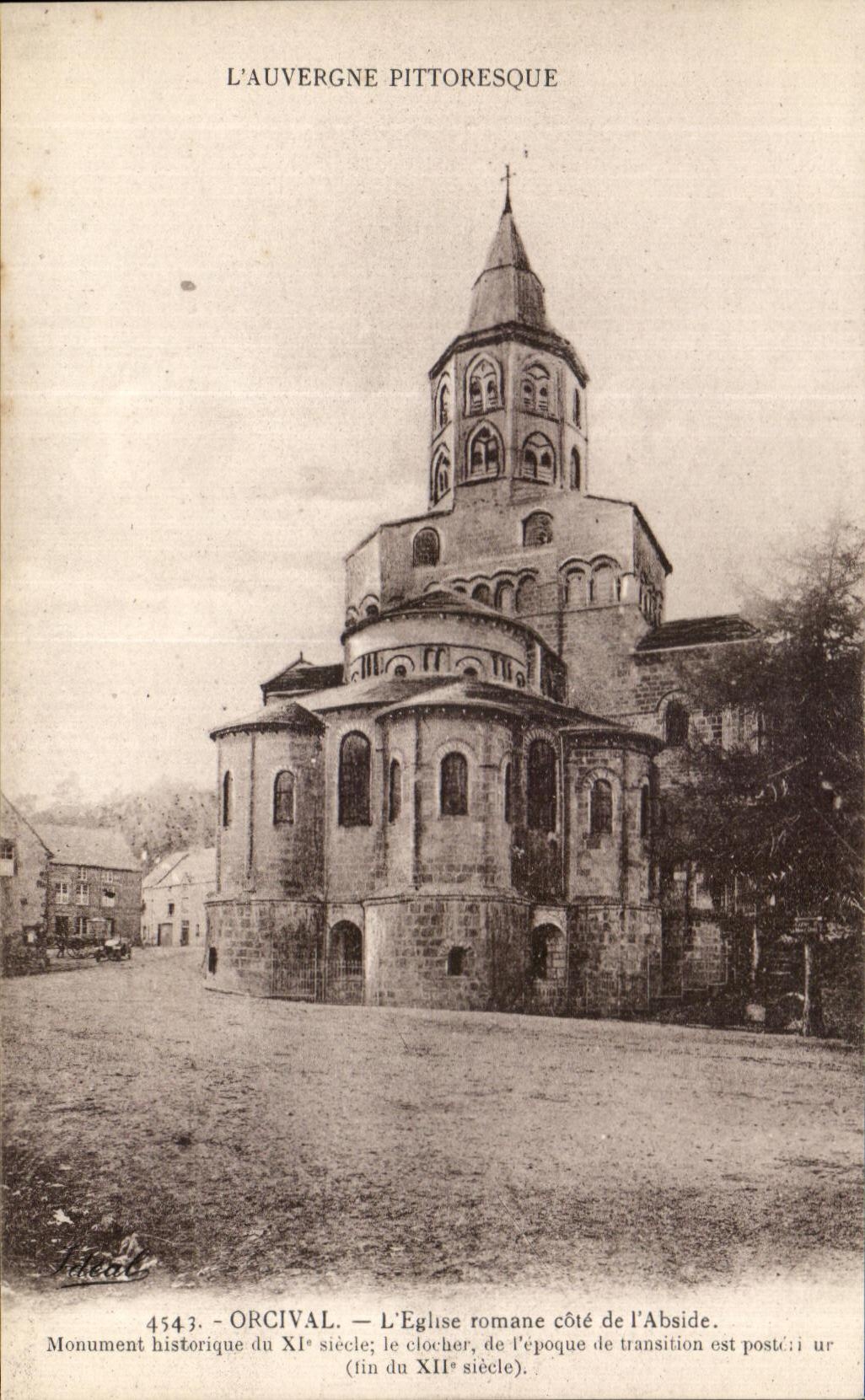 Orcival — L'église romane côté de l'abside — Idéal, n° 4543