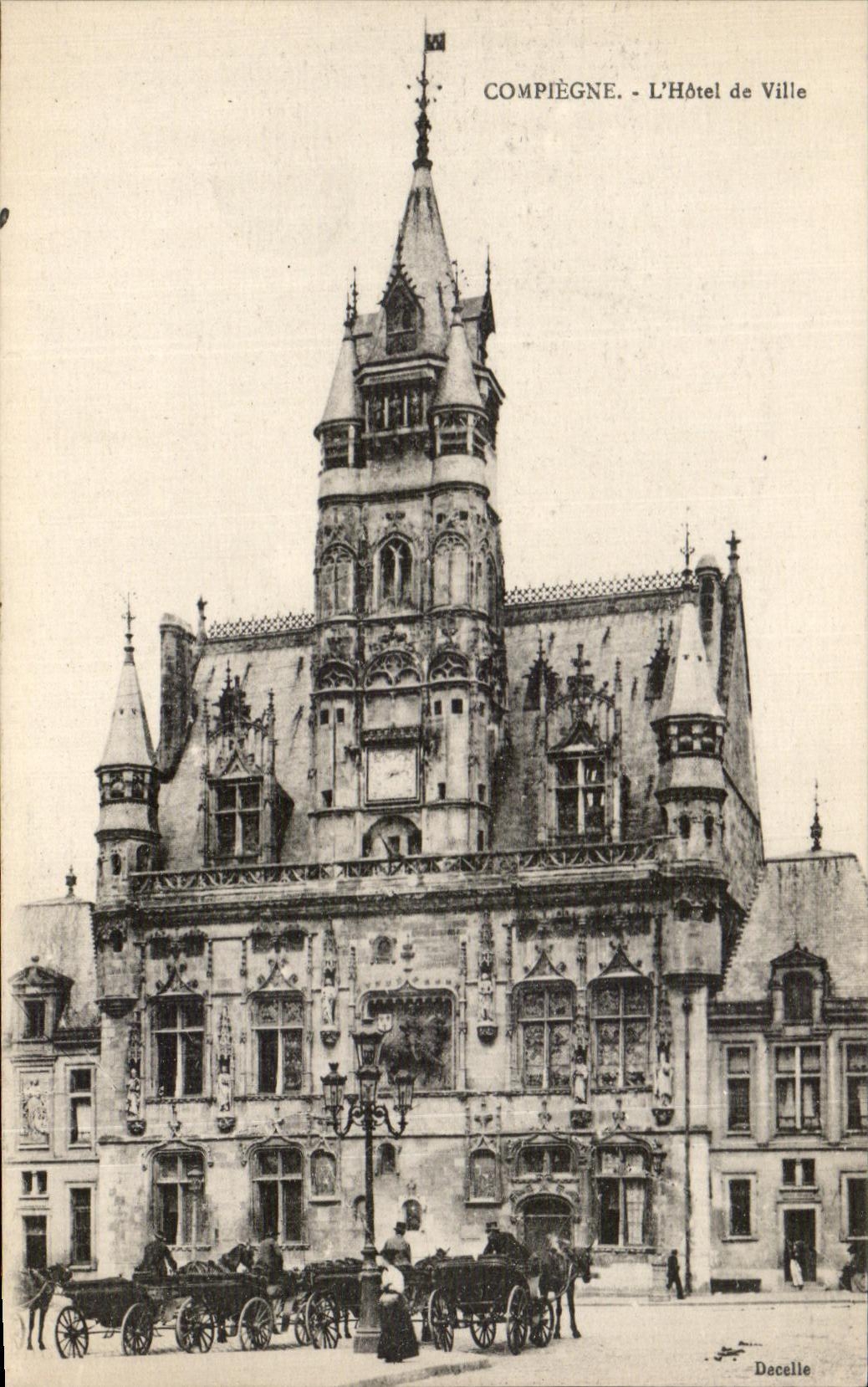CPA Compiegne L'Hotel de Ville