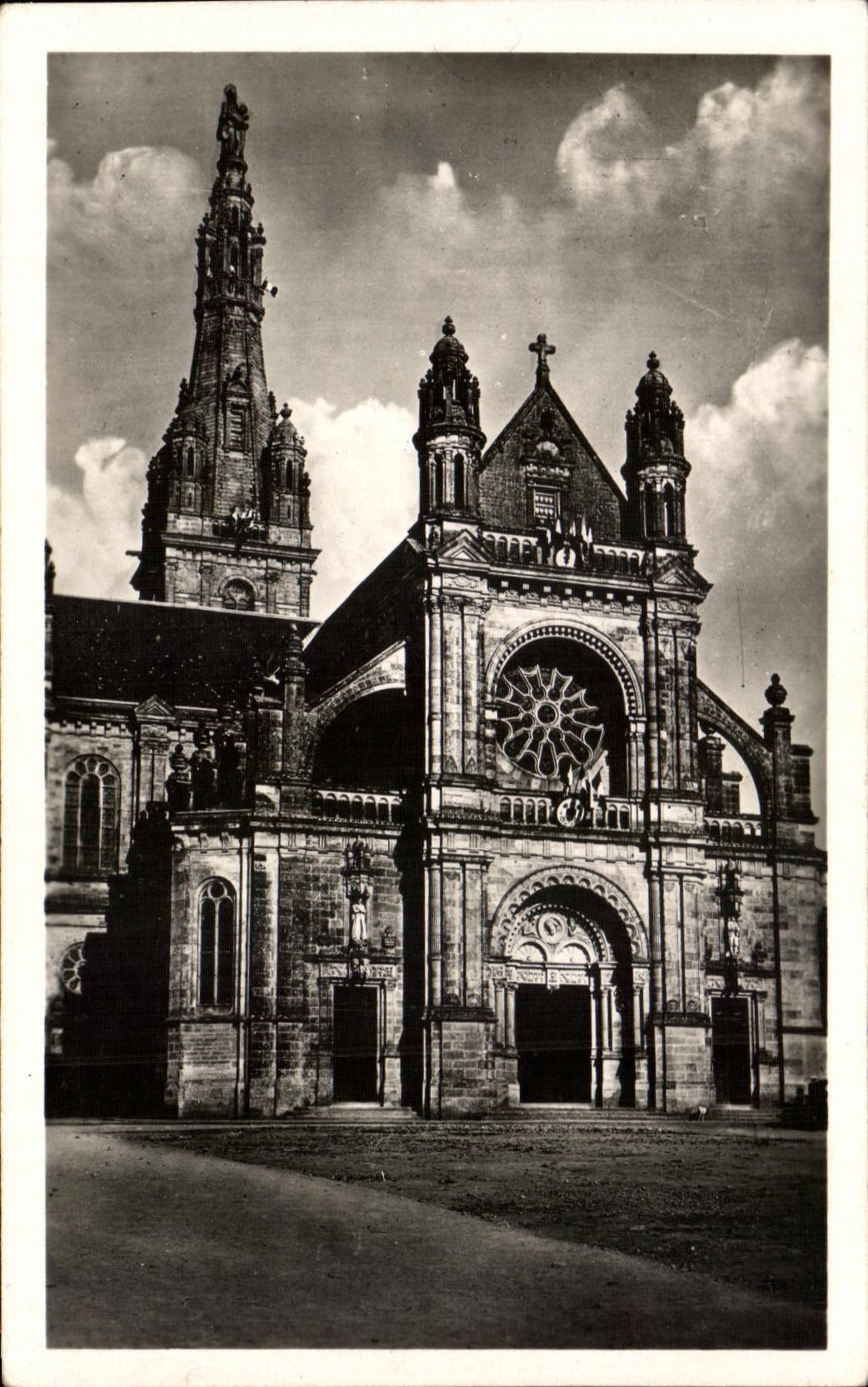 CPA Saint Anne D'Auray La Basilique de Sainte Anne