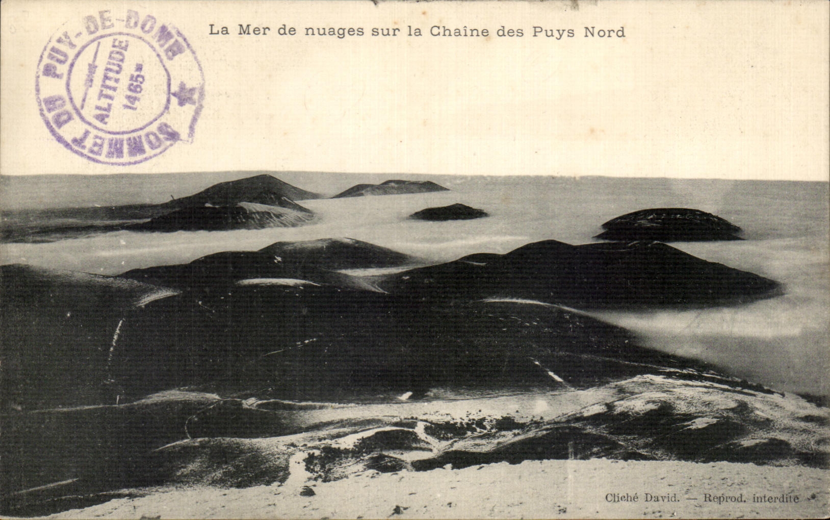 La Mer de nuages sur la Chaîne des Puys Nord — Puy-de-Dôme, altitude 1485 m — Cliché David