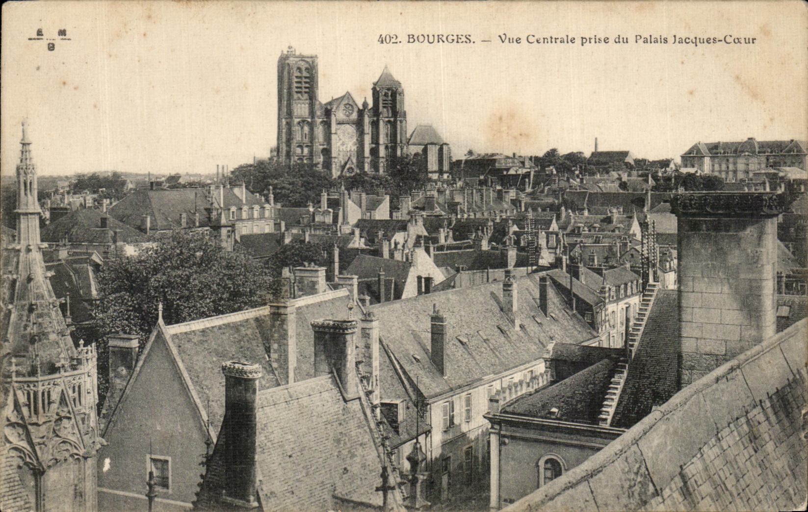 CPA Bourges Vue Centrale Prise du Palais Jacques Coeur