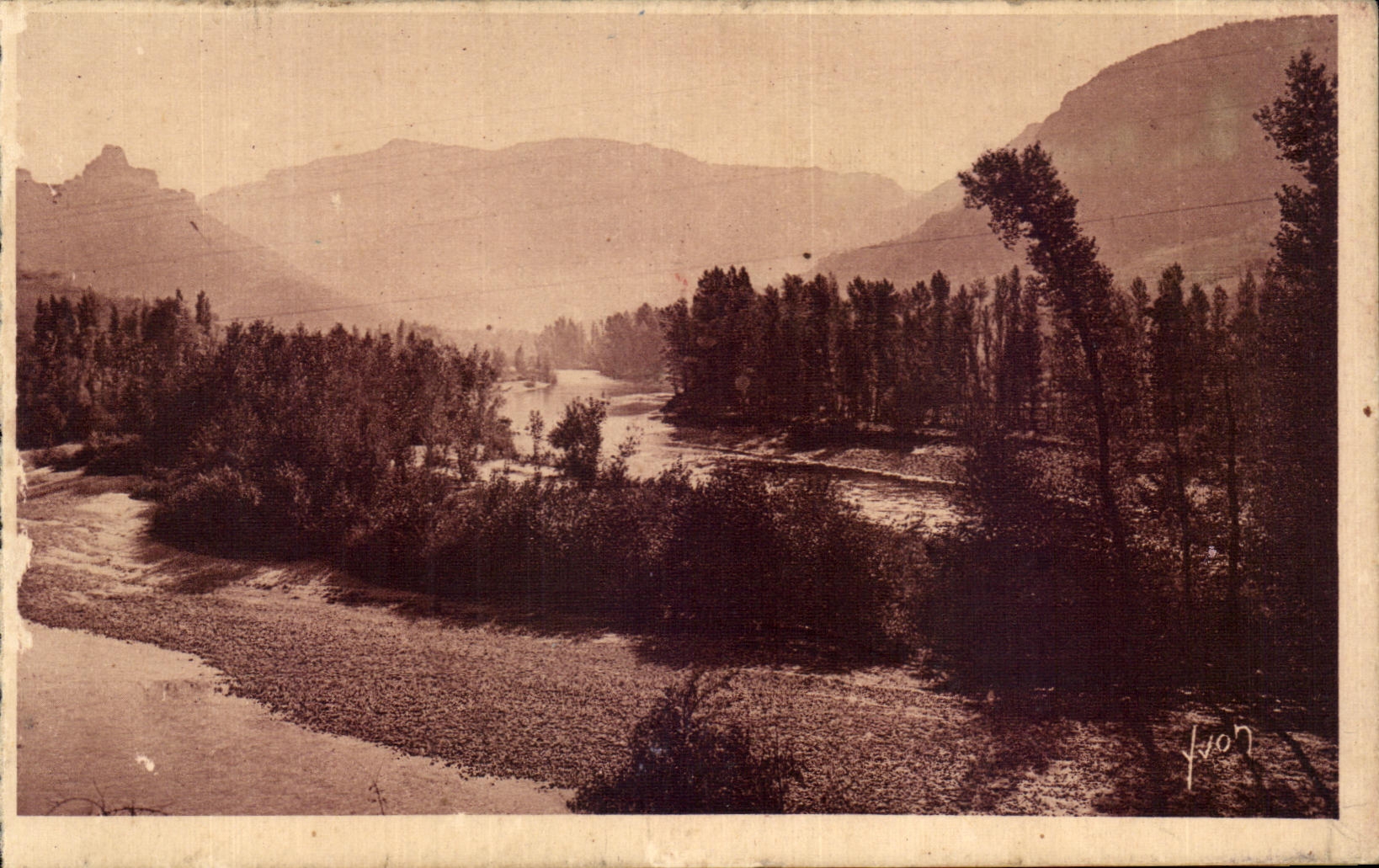 Gorges du Tarn — Entrée des Gorges du Tarn à Le Rozier (Lozère) — Les Éditions d'Art YVON, Paris
