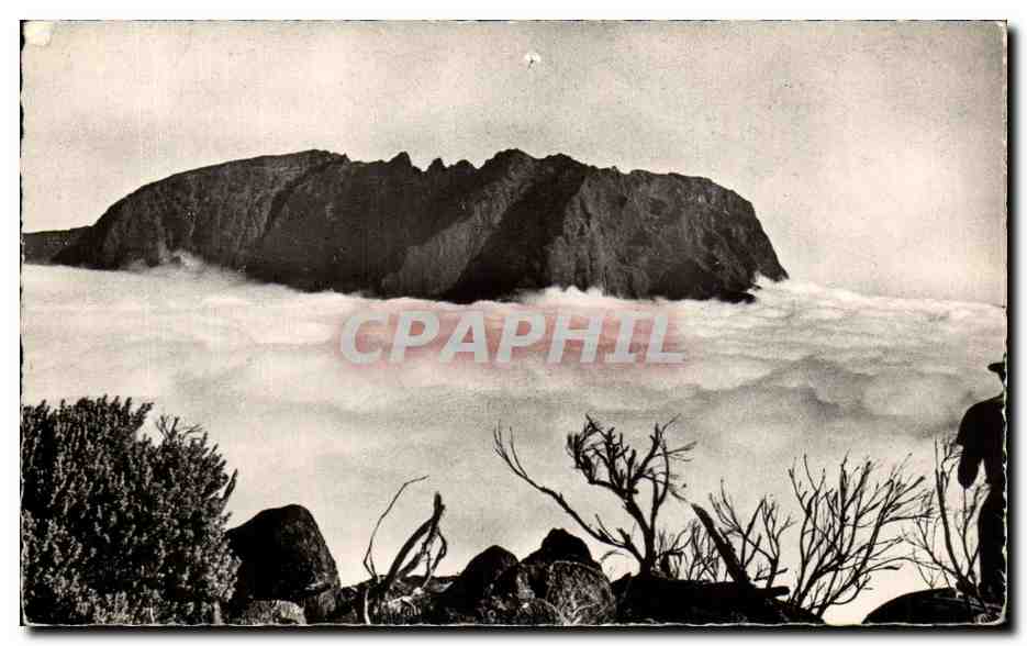 CPA Ile de la Reunion Le Piton des Neiges des nuages