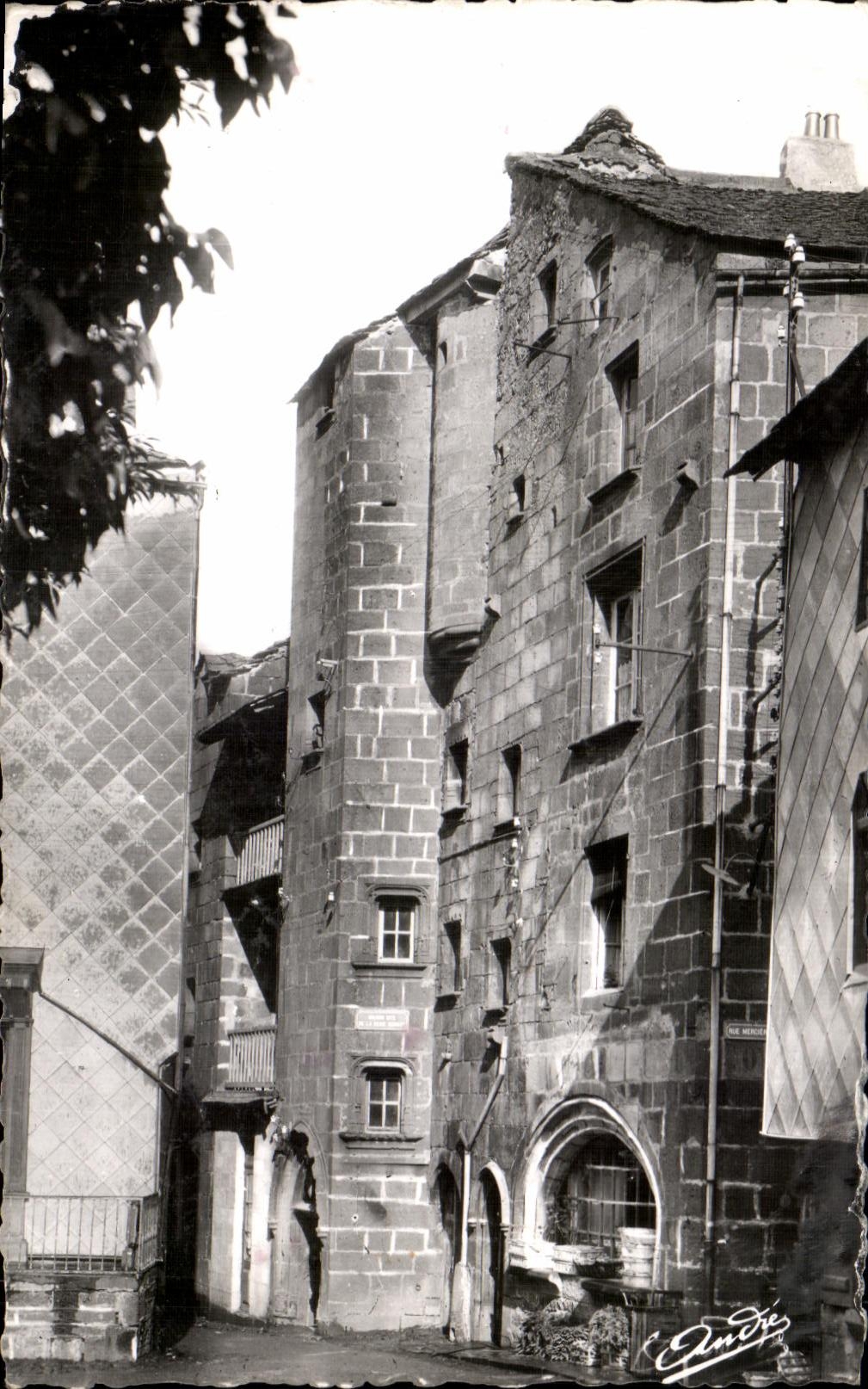 CPA Besse En Chandesse Maison de la reine Margot