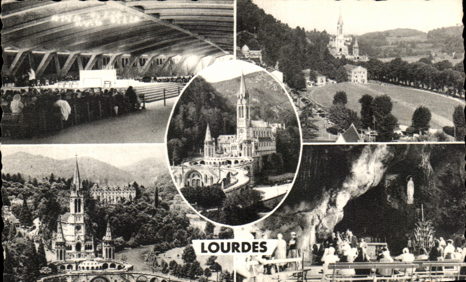 CPA Lourdes La Basilique Saint Pie Toit de la Basilique Souterraine La Basilique La Basilique la Grotte
