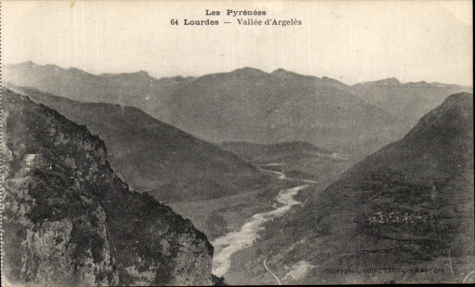 CPA Les Pyrenees Lourdes Vallee D'Argeles