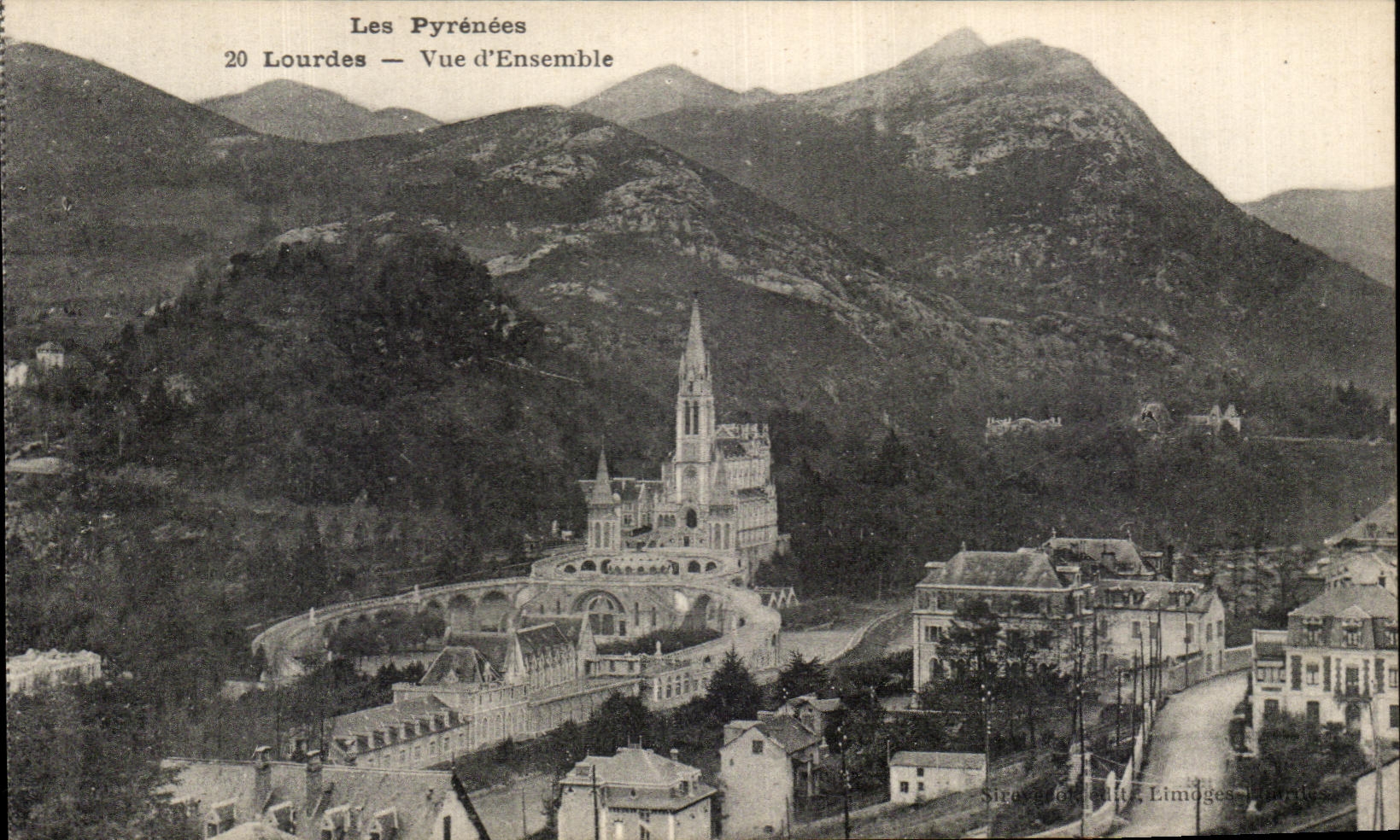 CPA Les Pyrenees Lourdes Vallee D'Ensemble