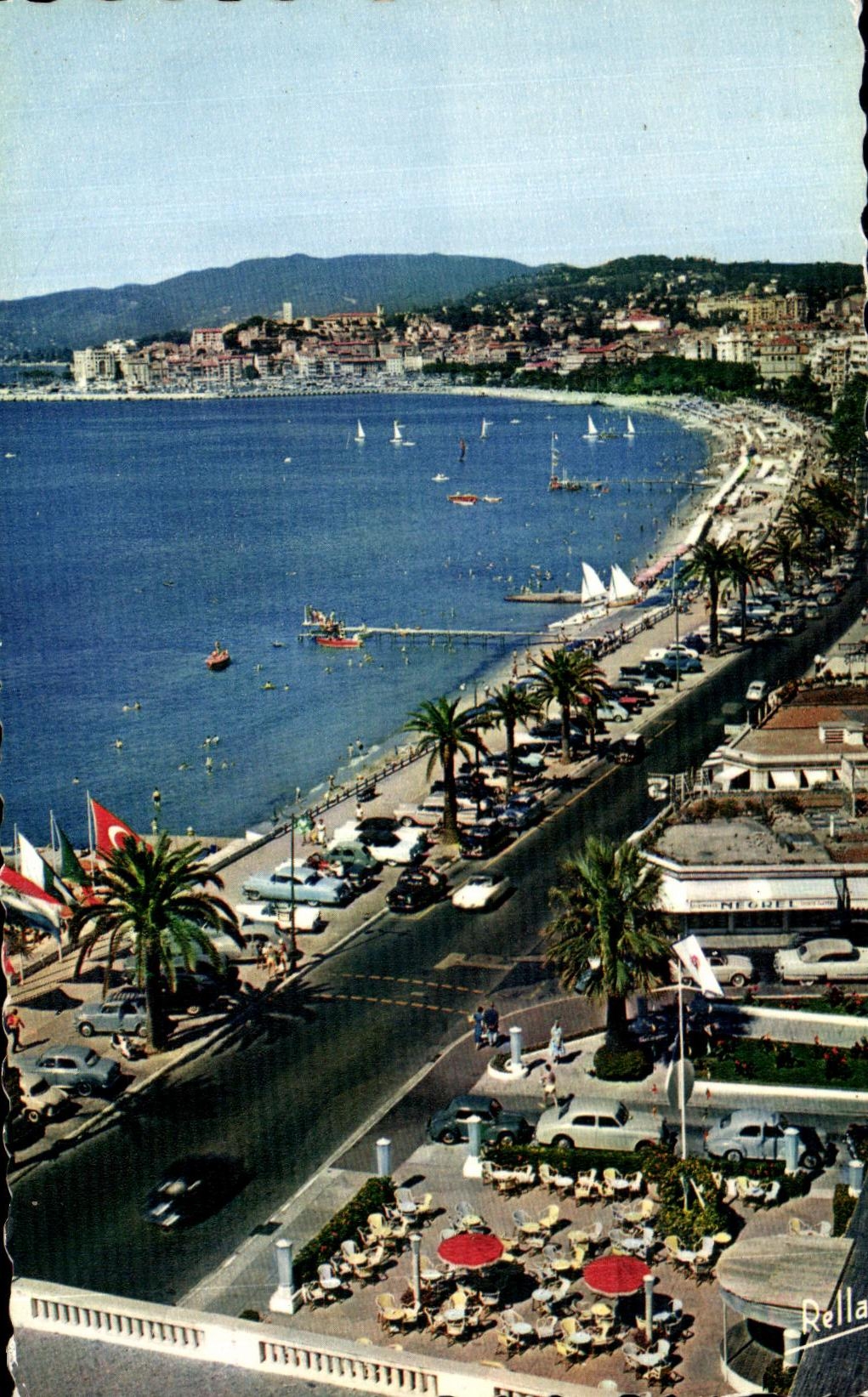 CPA La Cote D'Azur Cannes La Croisette Et Le Suquet Terrasse du Martinez
