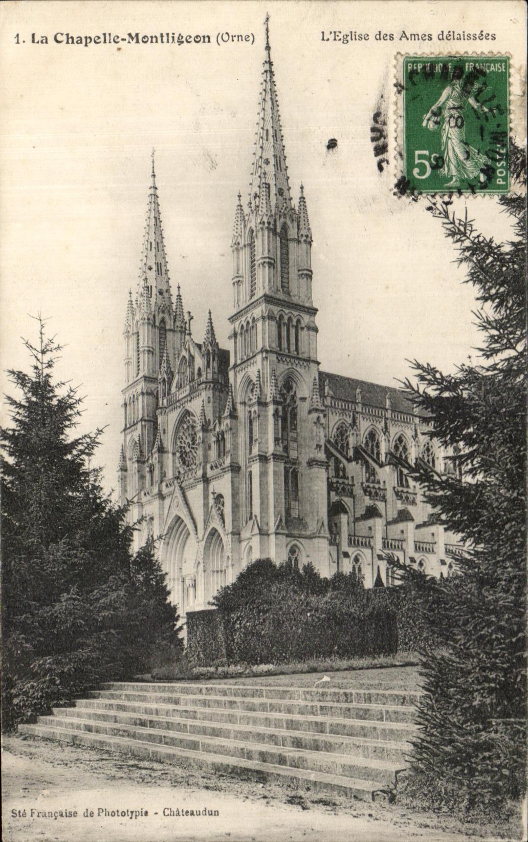 CPA La Chapelle Montligeon L'Eglise des Ames delaissees