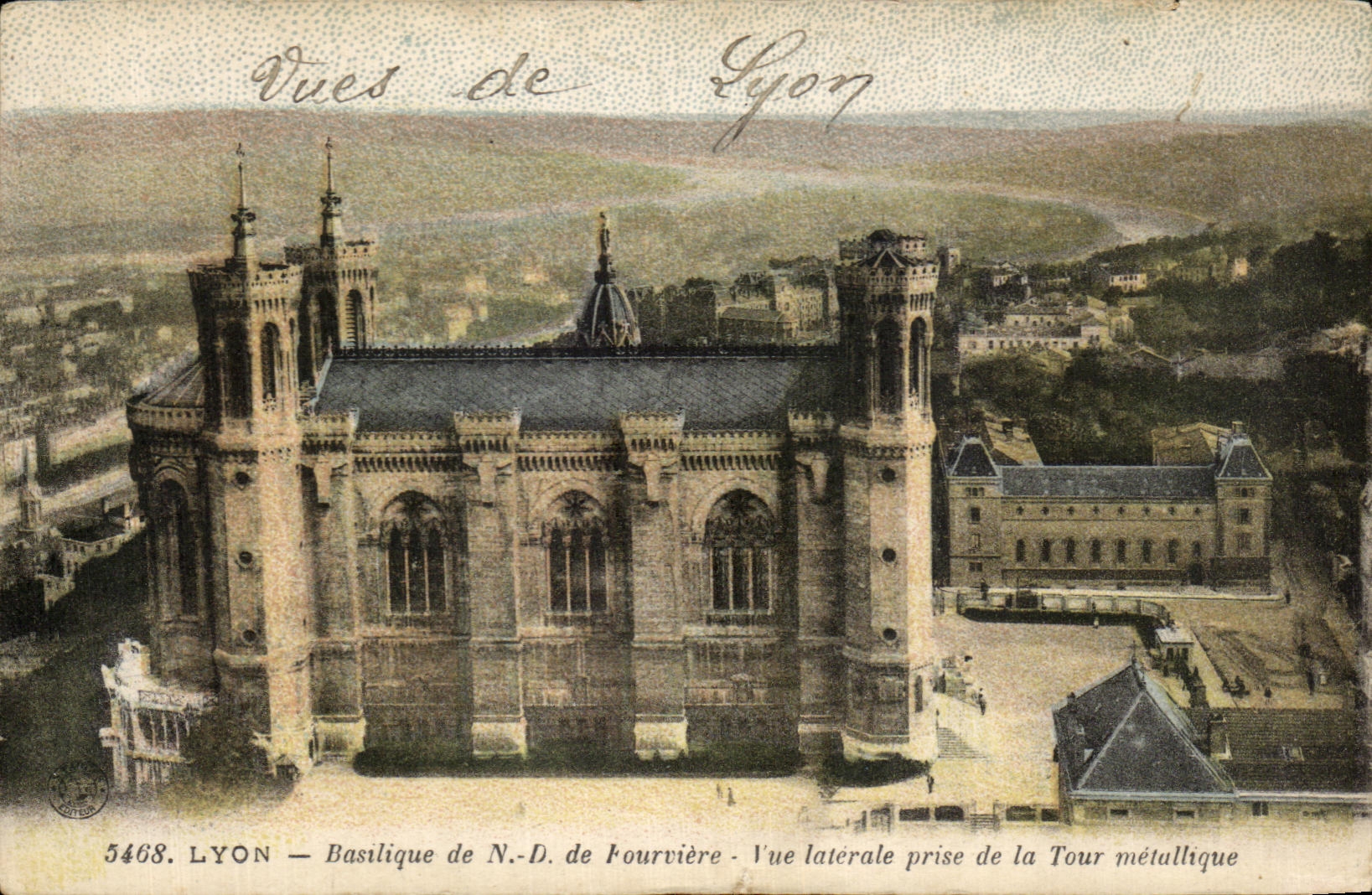 LYON — Basilique de N.-D. de Fourvière — Vue latérale prise de la Tour métallique — Série 5468