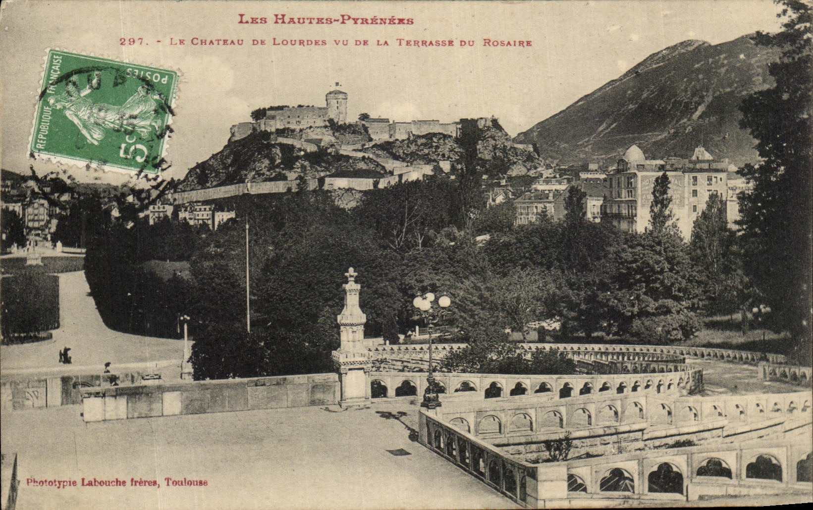 CPA Les Hautes Pyrenees Le Chateau De Lourdes Vu De L aTerrasse Du Rosaire