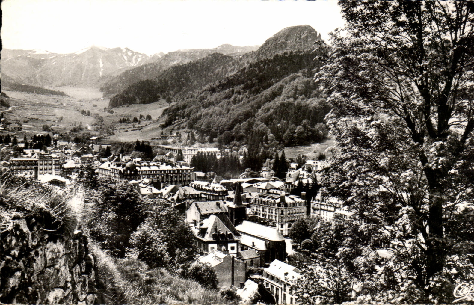 CPA Le Mont Dore Vue generale