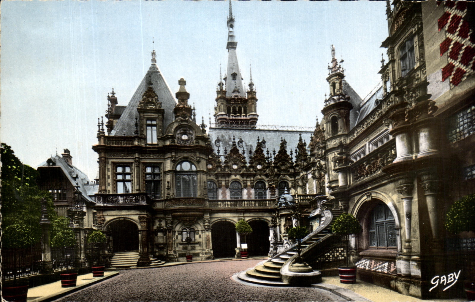 CPA Fecamp La Benedictine La Cour D'honneur