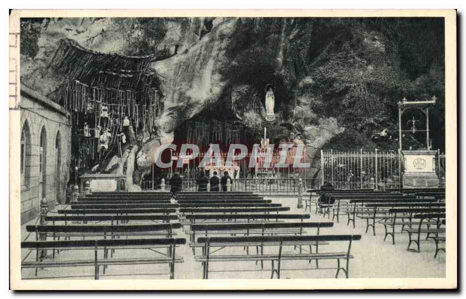CPA Lourdes La Grotte Miraculeuse