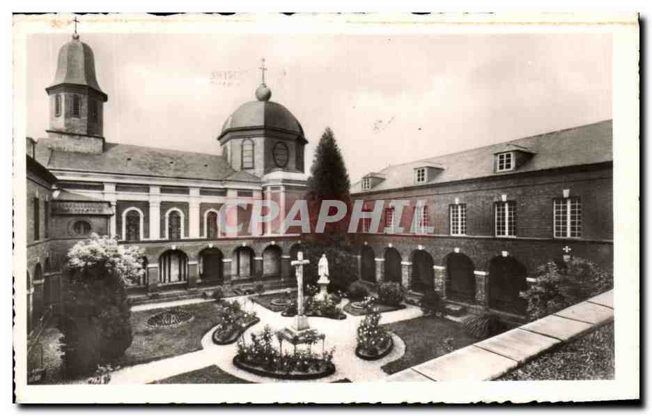 Der Cloister des Carmel von Lisieux — Blick von der Terrasse — Office de Tourisme de Lisieux