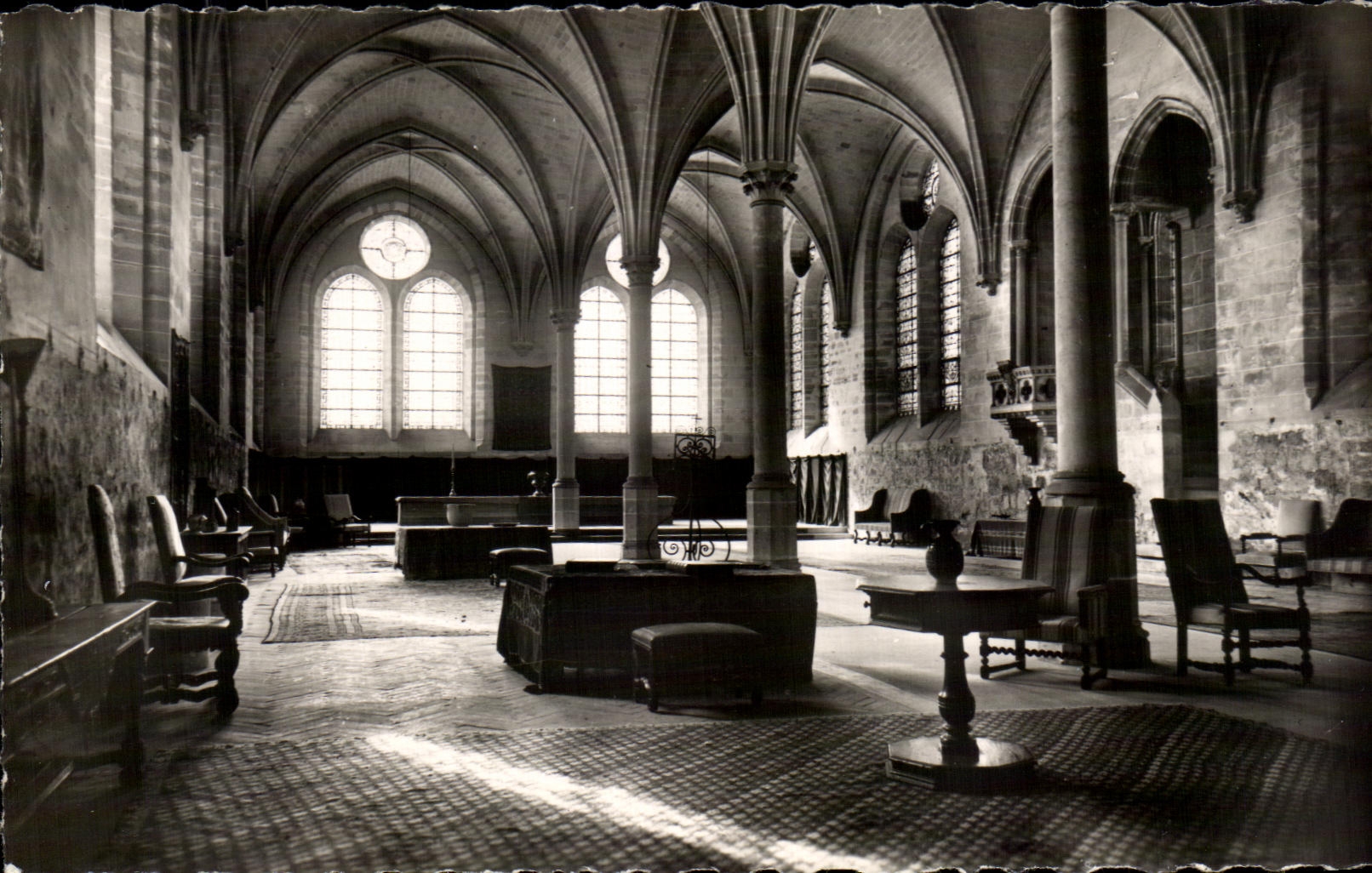 Abbaye de Royaumont — Ancien réfectoire — CPAPHIL