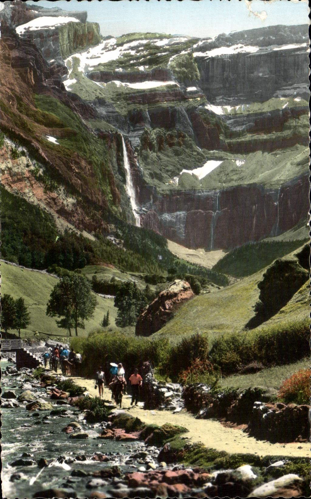 CPA Gavarnie A dos d'ane sur le chemin du Cirque