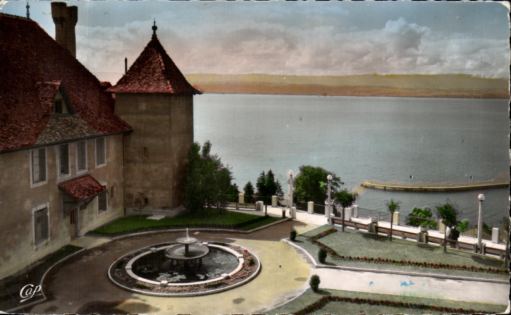 Le Château de Sonnaz — Au fond la Rive Suisse — Cie des Arts Photomécaniques, Thonon-les-Bains