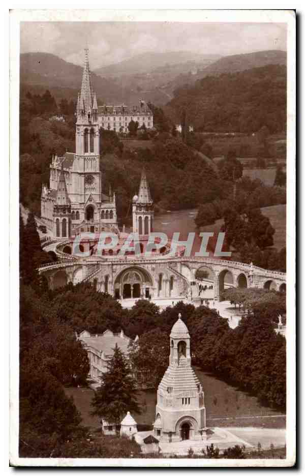 CPA Lourdes La Basilique et le Monument Interallie