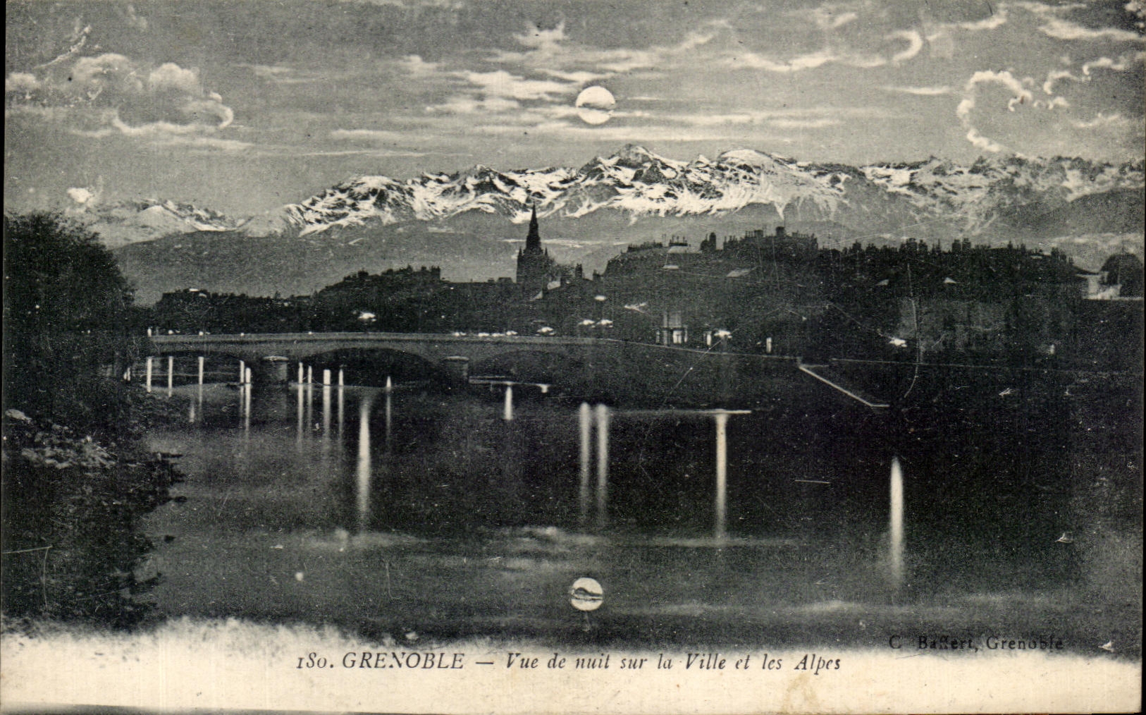 Grenoble — Nachtsicht auf die Stadt und die Alpen — C. Bafferi, Grenoble