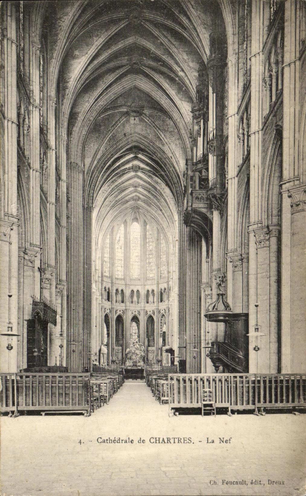 CPA Cathedrale de Chartres La Nef