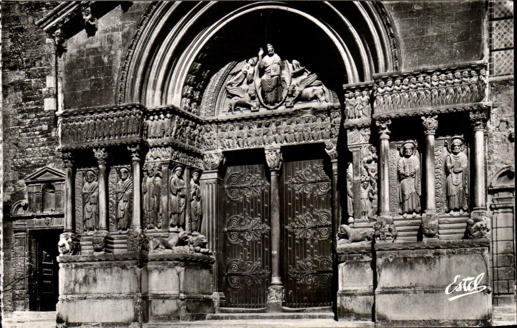 Arles — Portail de la Cathédrale Saint-Trophime (XIIe siècle) — Éditeur Estel, n° 4862