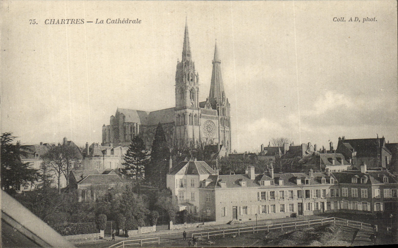 Chartres — La Cathédrale — Coll. A D, phot.