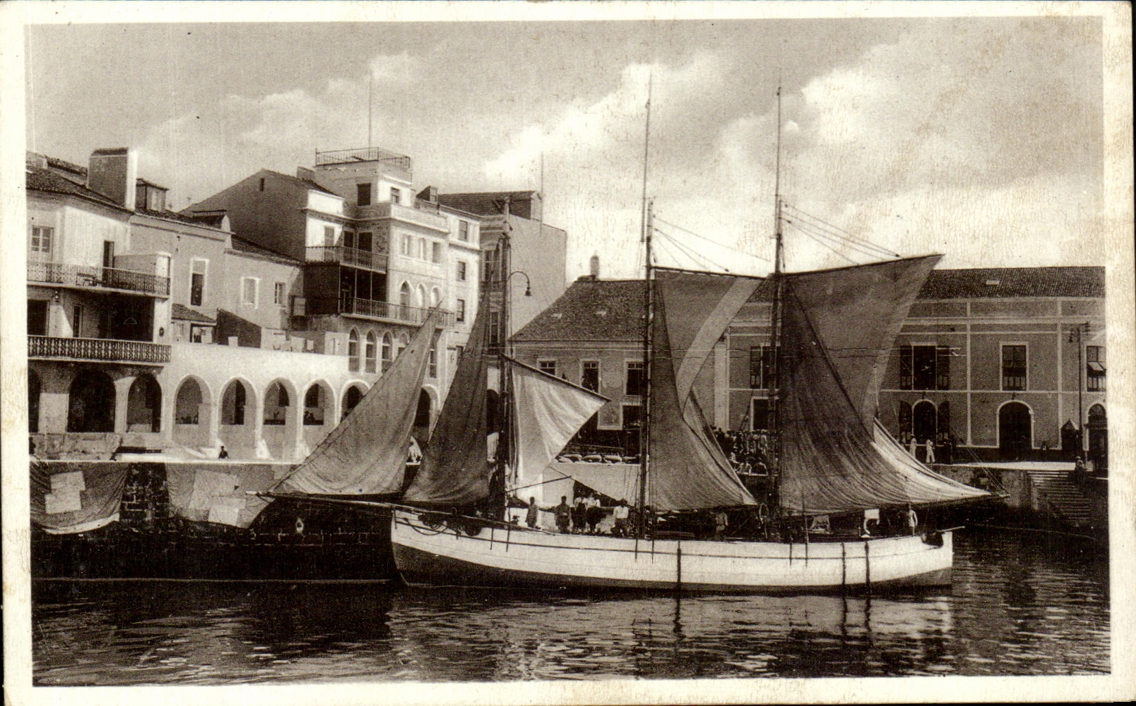 CPA barco costerio no caes de Ponta Delgada Sao Miguel Acores Bateau