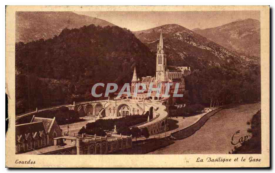 CPA Lourdes La Basilique