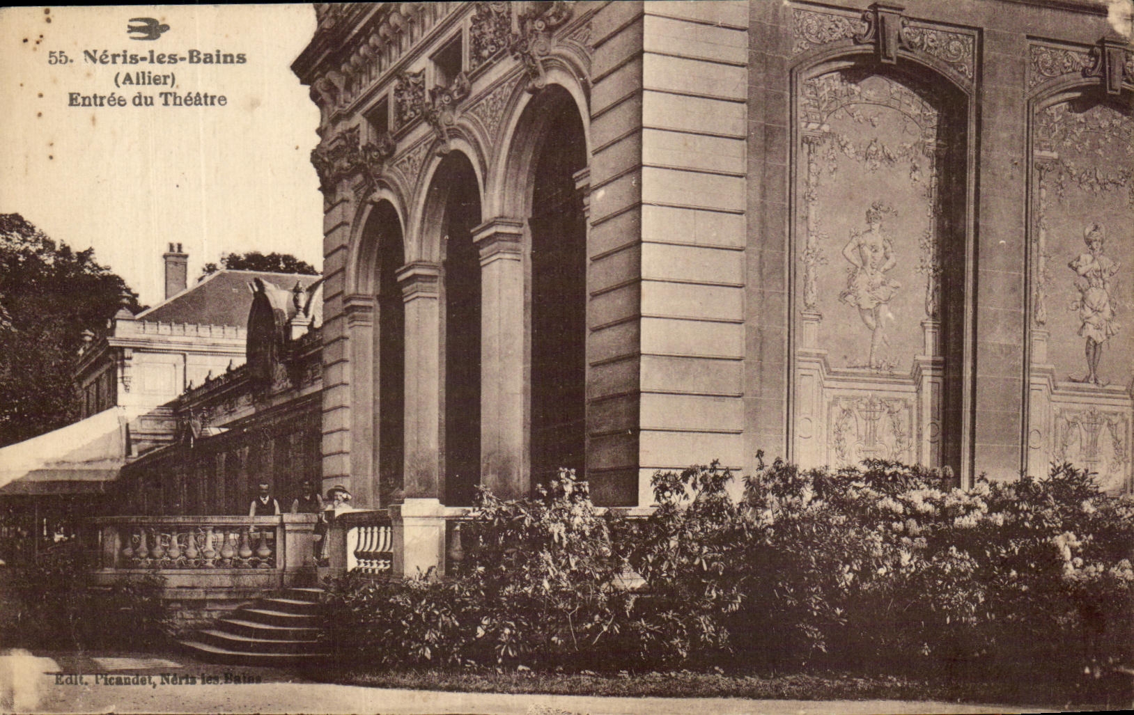 CPA Neris Les Bains Entree Du Theatre