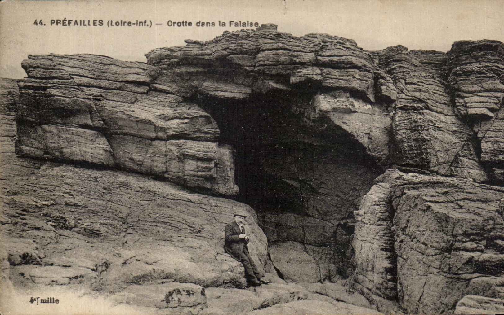 CPA Prefailles Grotte dens la Falaise