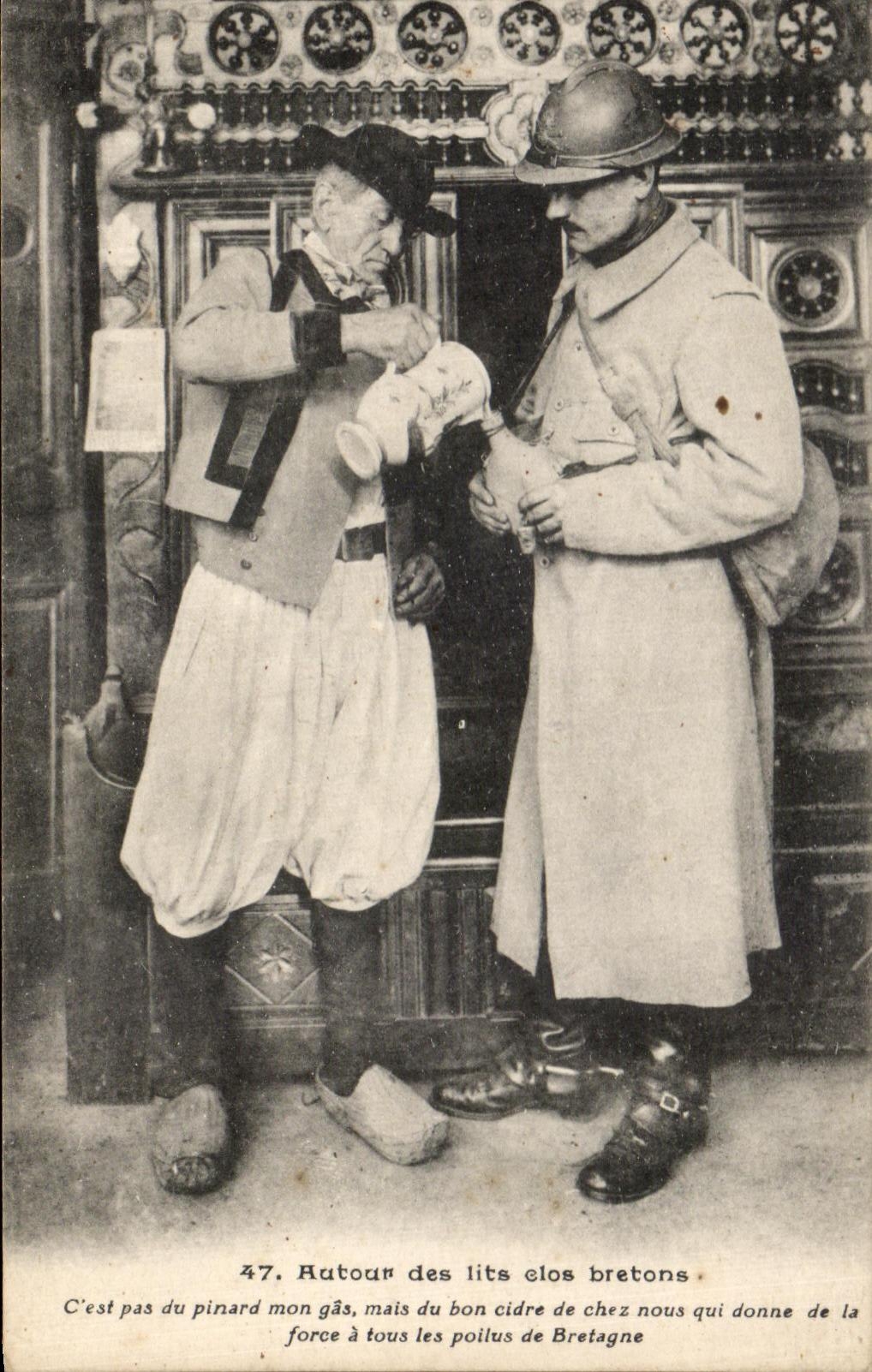 CPA Autour des lits clos bretons Militaria Soldat Poilu Folklore costume