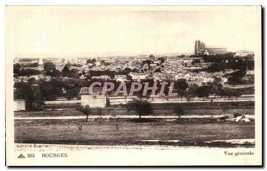 CPA Bourges Vue generale