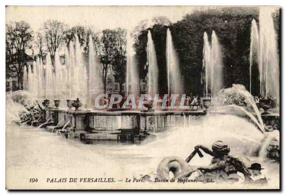 CPA Palais de Versailles Le Parc Bassin de Neptune