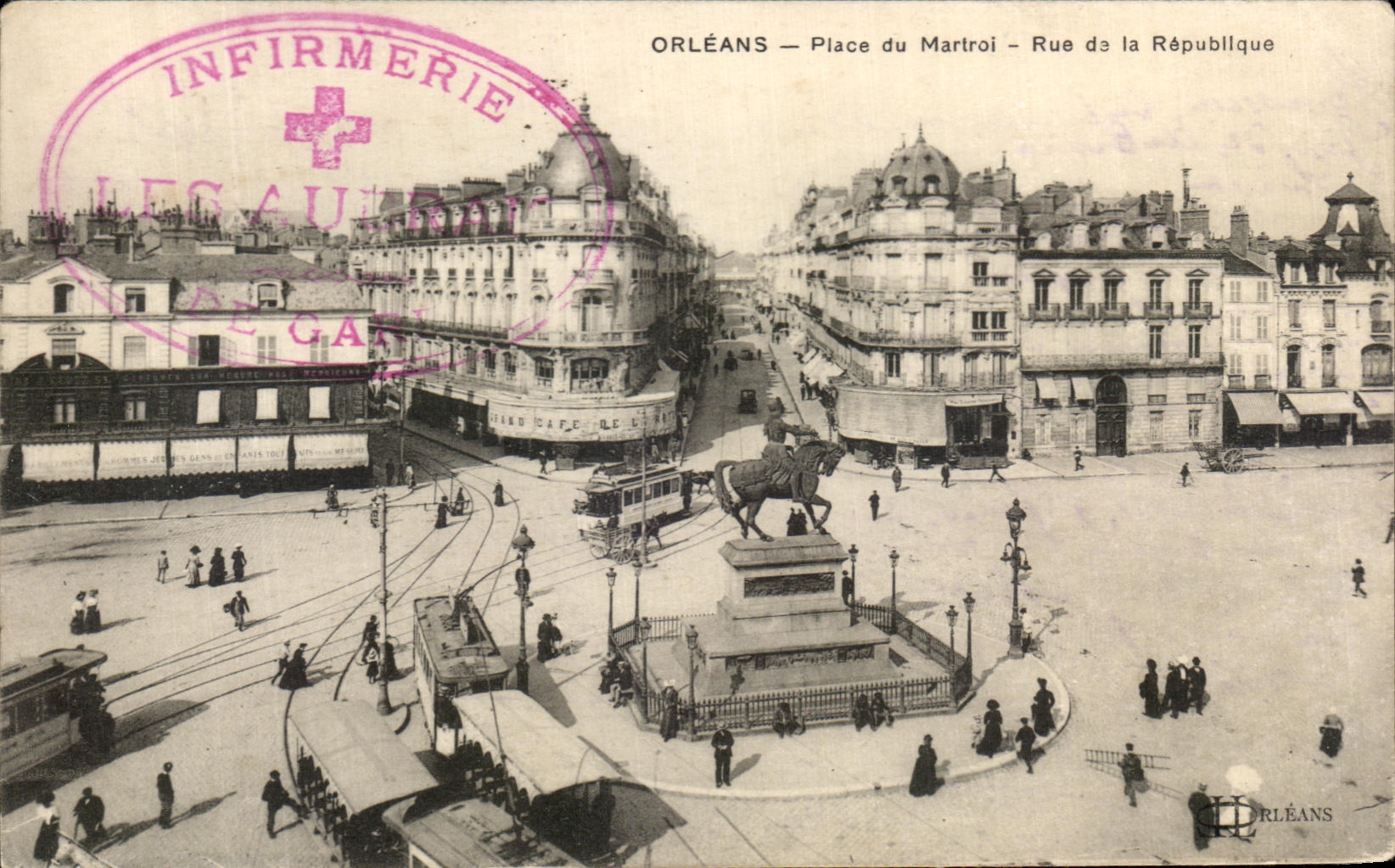 CPA Orleans Place Du Martroi Rue De La Republique