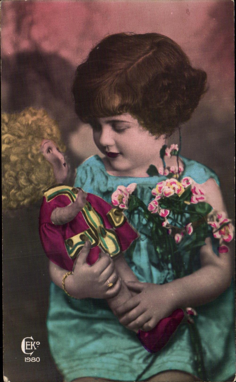 CPA Fantaisie Enfant Poupee