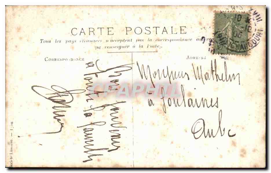 CARTE PHOTO Famille pres d'un tas de vois  — Verso