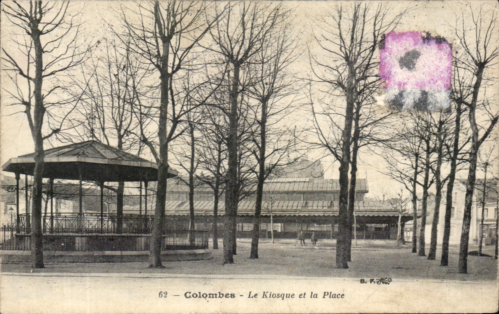 CPA Colombes Le Kiosque et La Place