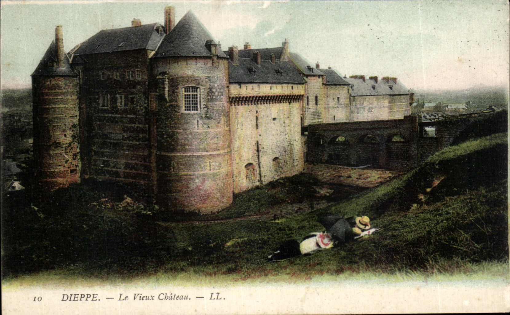 CPA Dieppe Le Vieux Chateau