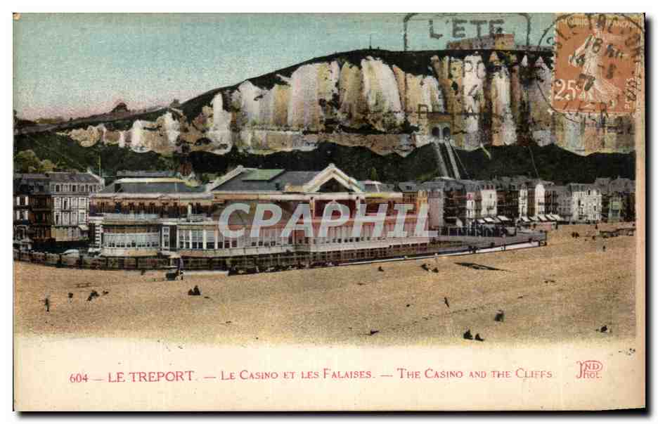 CPA Le treport Le Casino Et Les Falaises