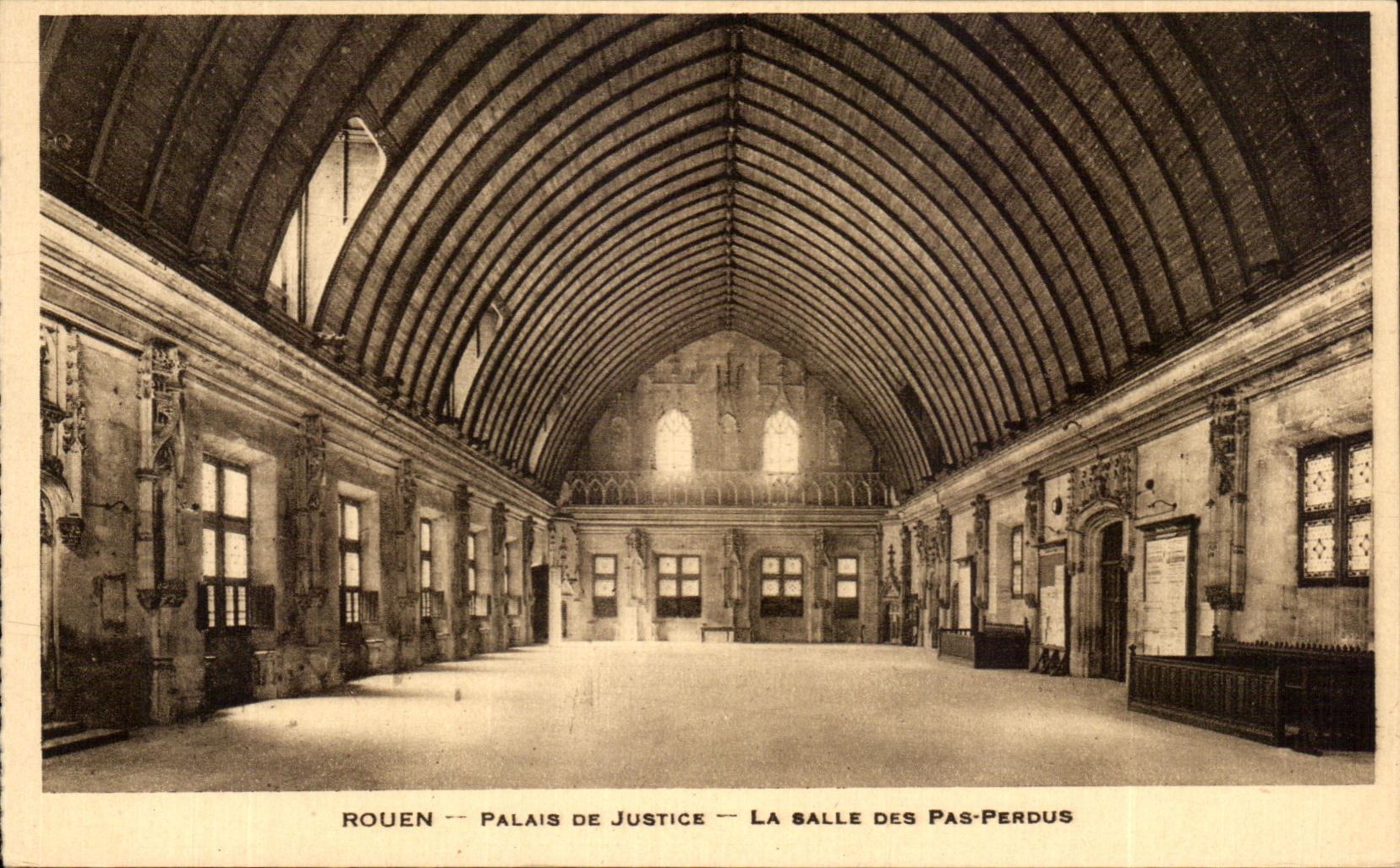 CPA Rouen Palais De justice La Salle Des Pas Perdus