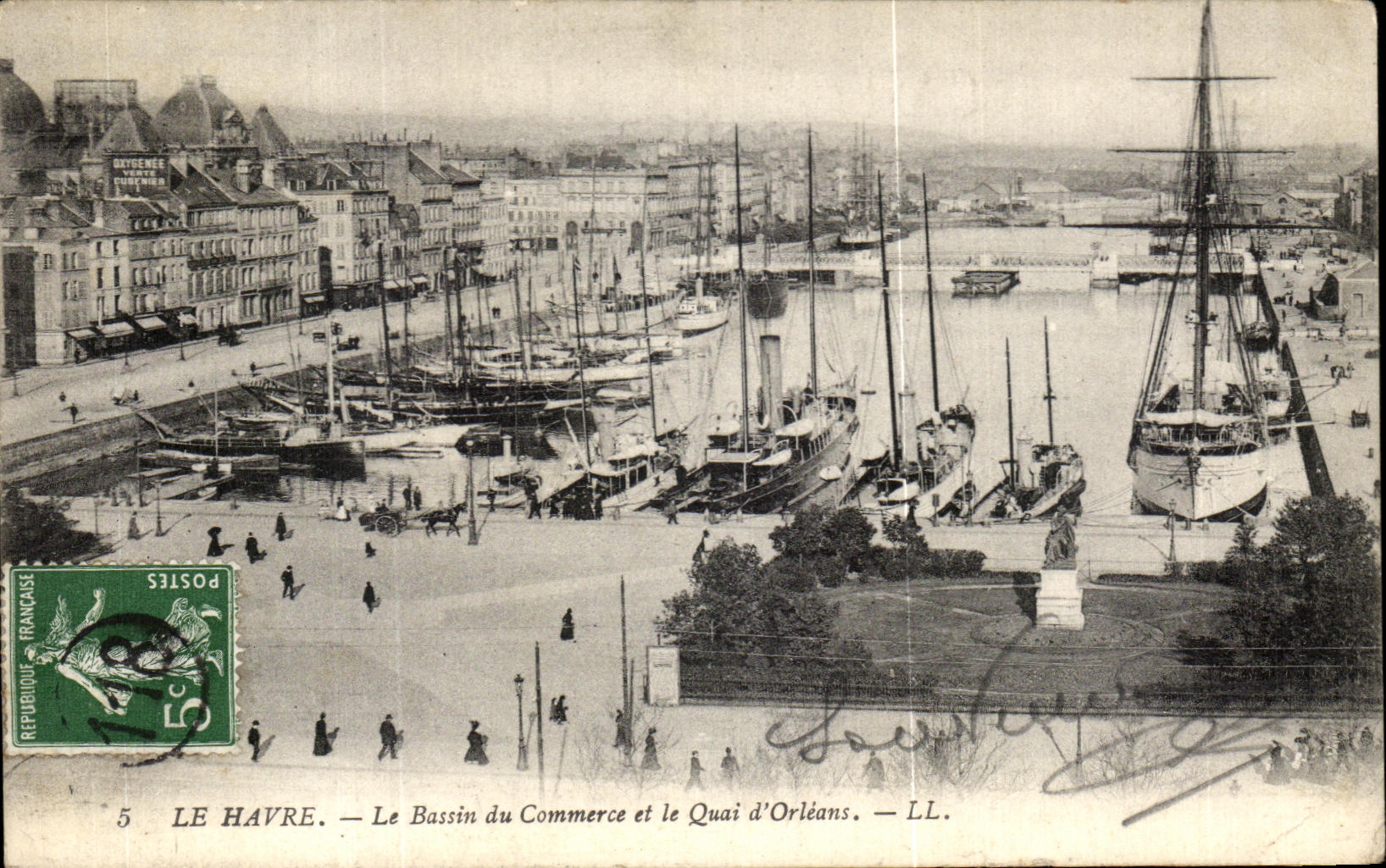 CPA Le Havre Le Bassin du Commerce et le Quai d'Orleans Bateaux