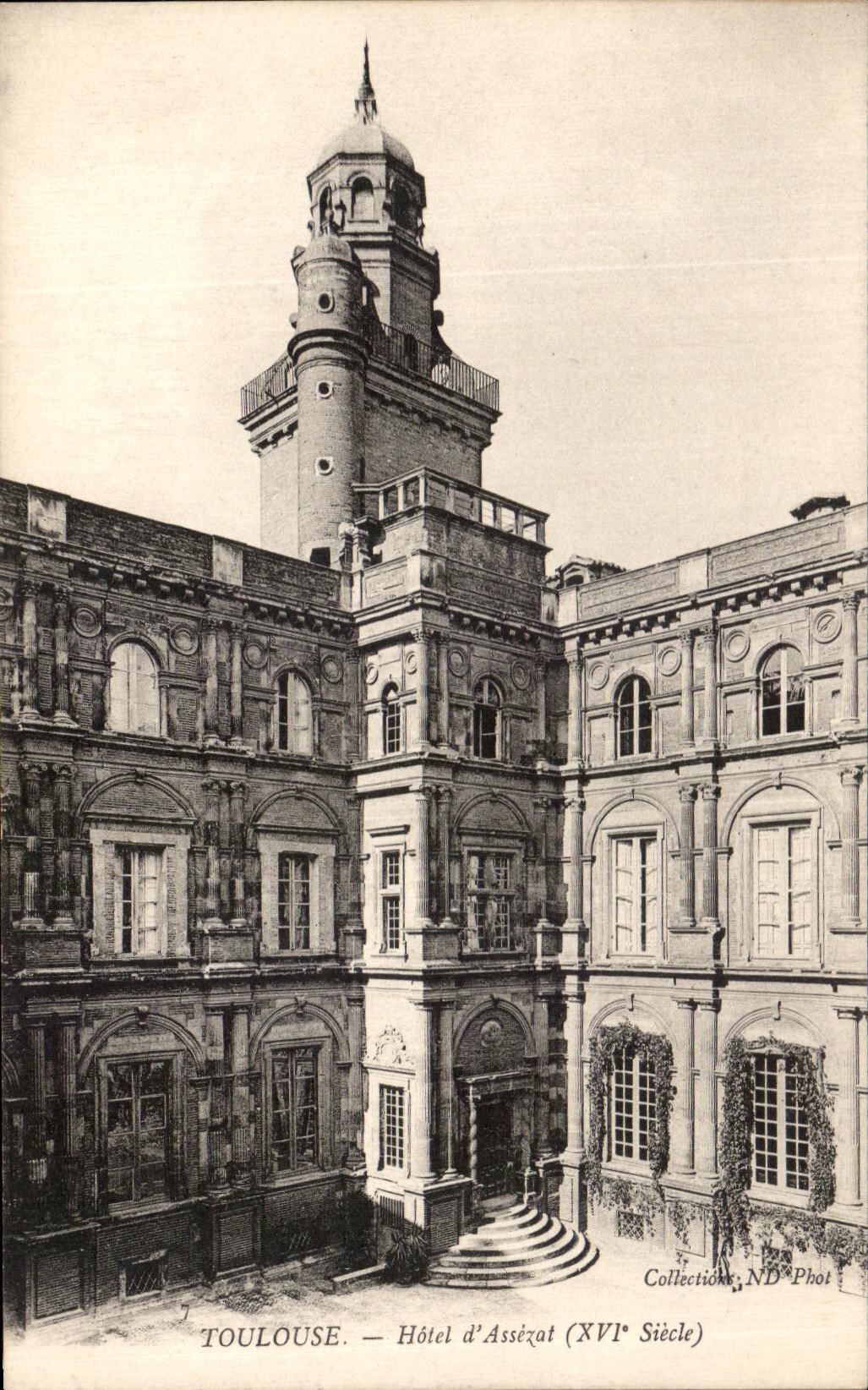 Toulouse — Hôtel d'Assézat (XVIe Siècle) — ND Phot