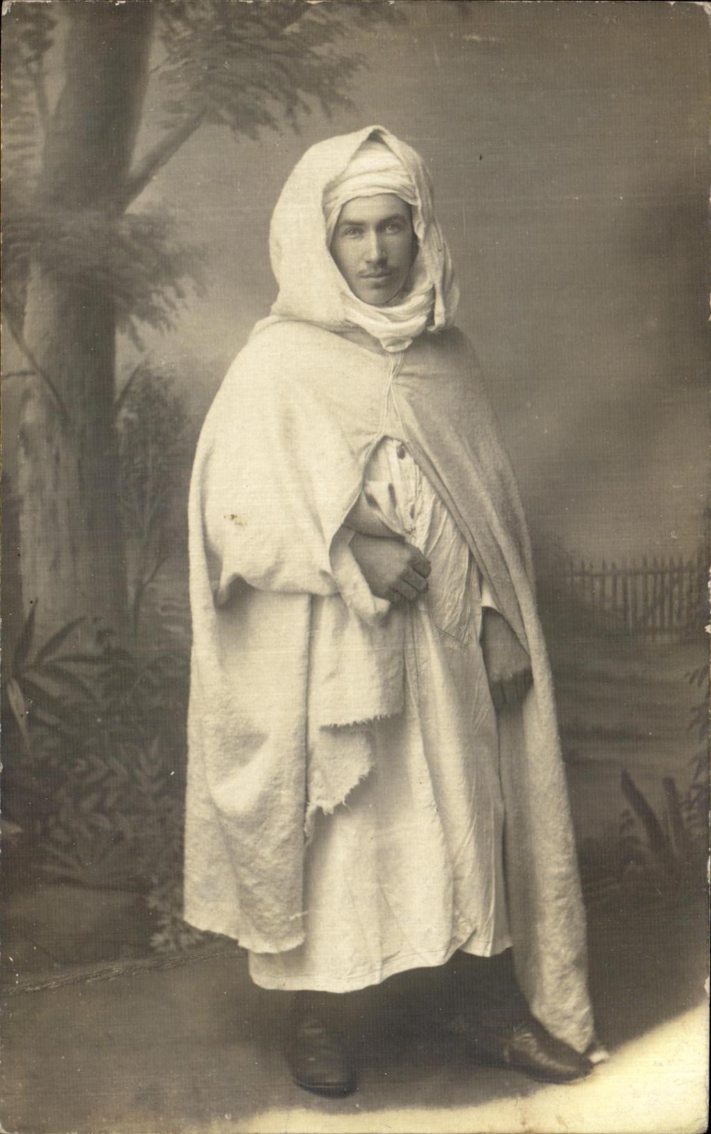 CARTE PHOTO Homme habille en bedouin Afrique du Nord 