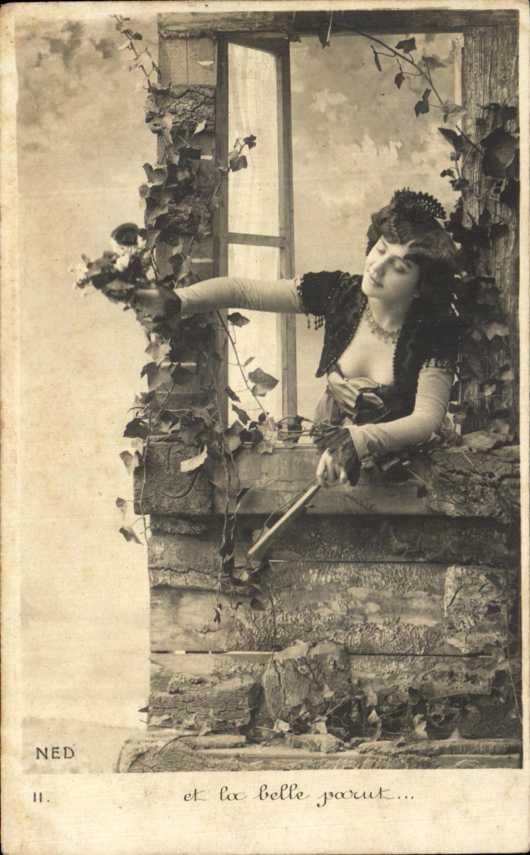 CPA Fantaisie Femme 