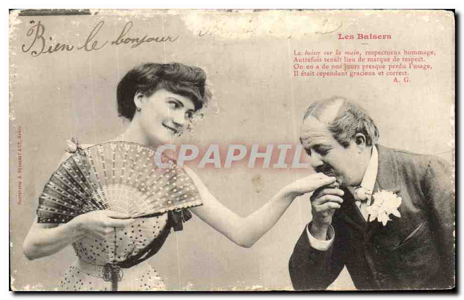CPA Fantaisie Femme Les baisers Eventail