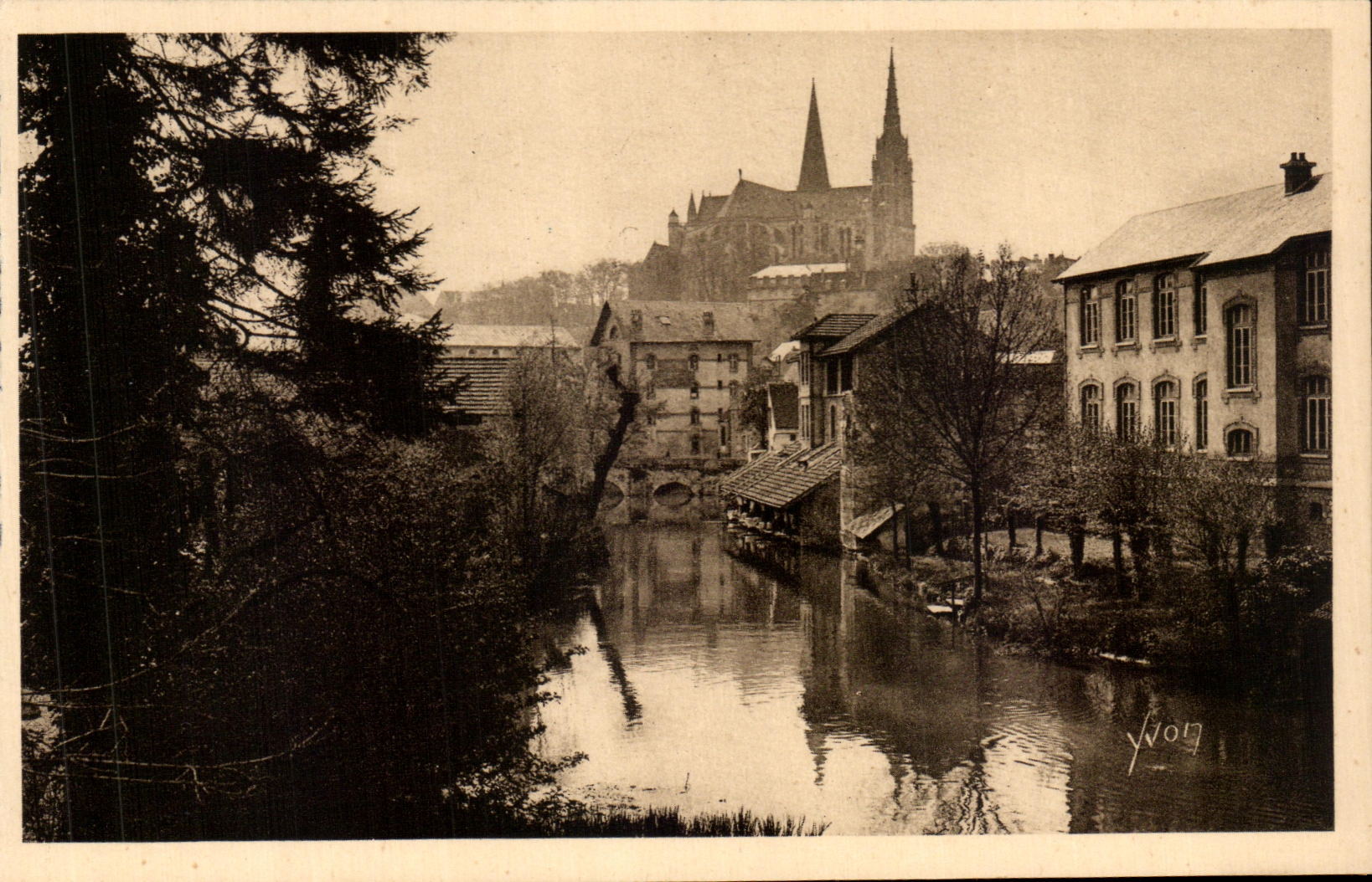Chartres (Eure-et-Loir) — L’Eure et la Cathédrale — Éditions d’Art Yvon