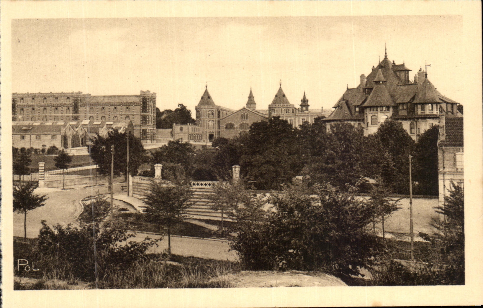 CPA La Ville Renaissante Reims Vue generale des Etablissements Pommery