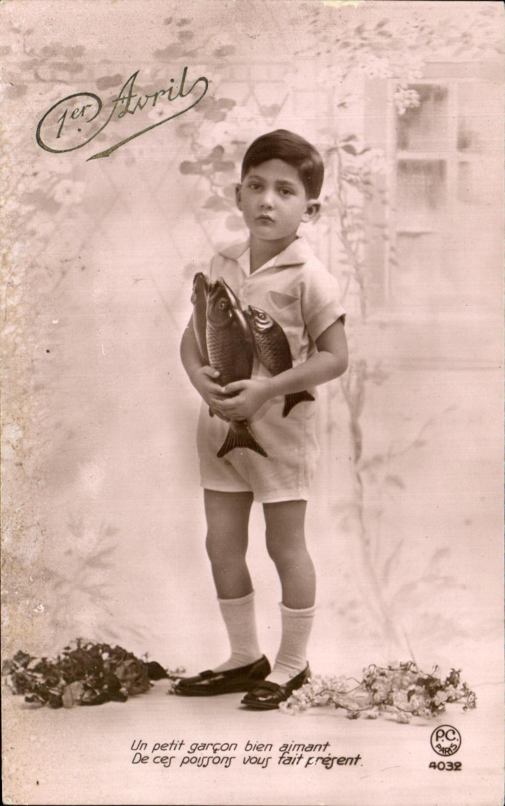 CPA Fantaisie Enfant Poissons 