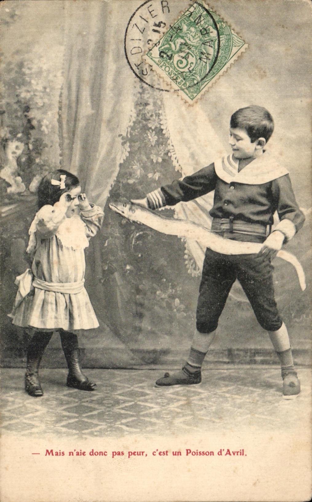 CPA Fantaisie Enfants Poisson anguille Avril 